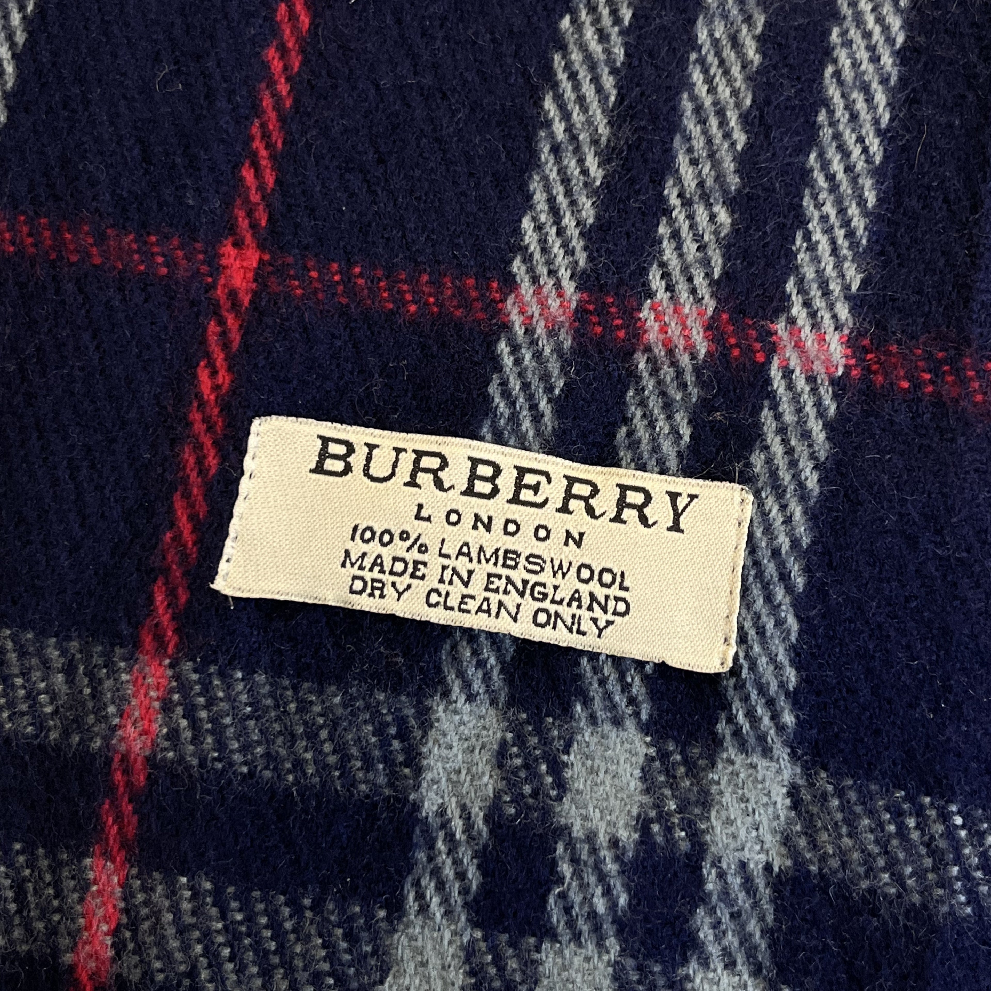 Burberry tmavě modrá kostkovaná šála