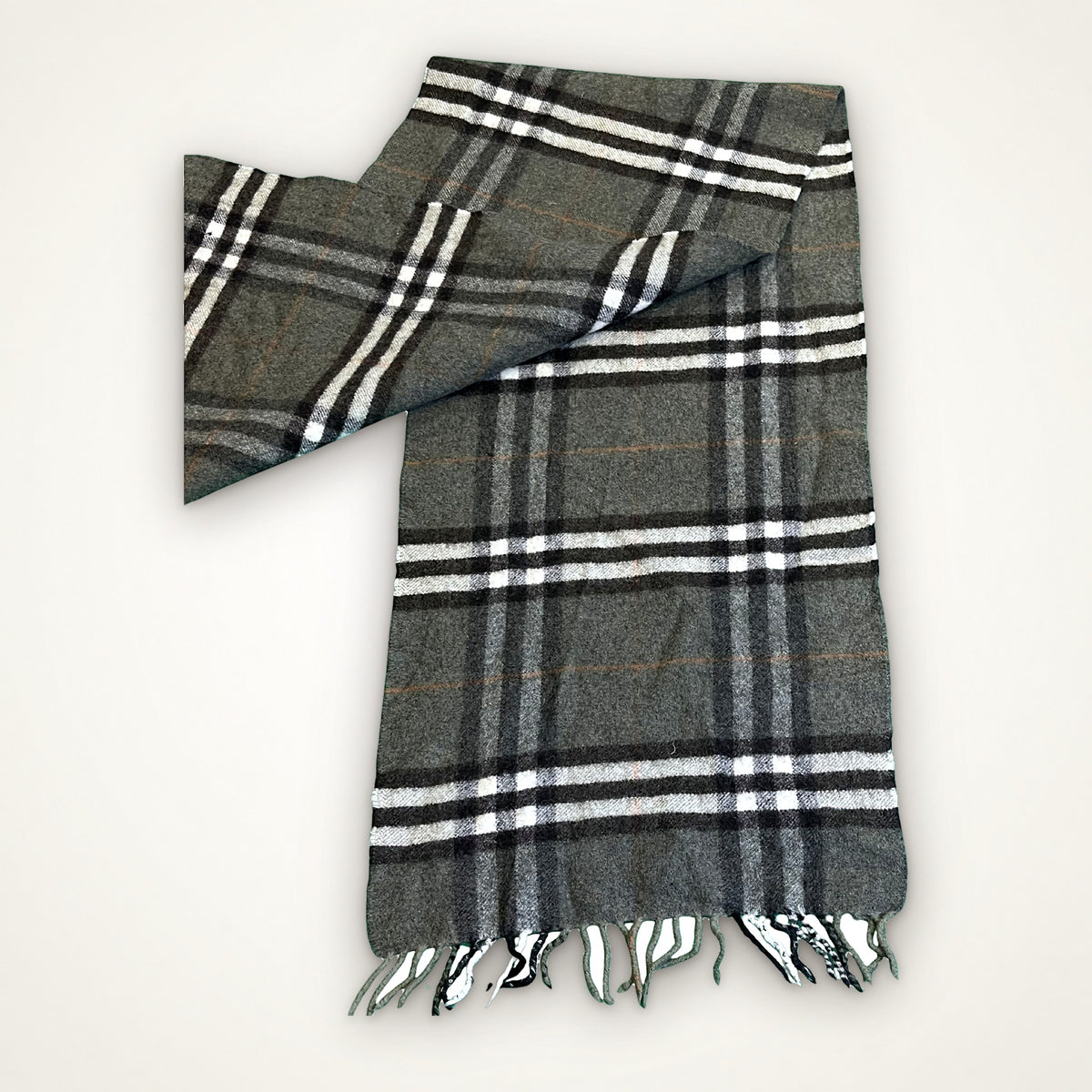 Burberry šedá kostkovaná šála