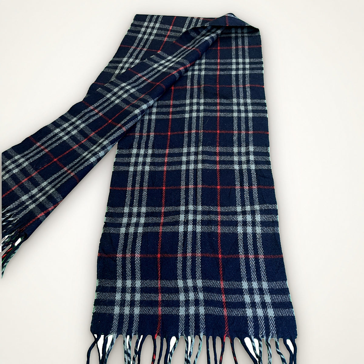 Burberry tmavě modrá kostkovaná šála