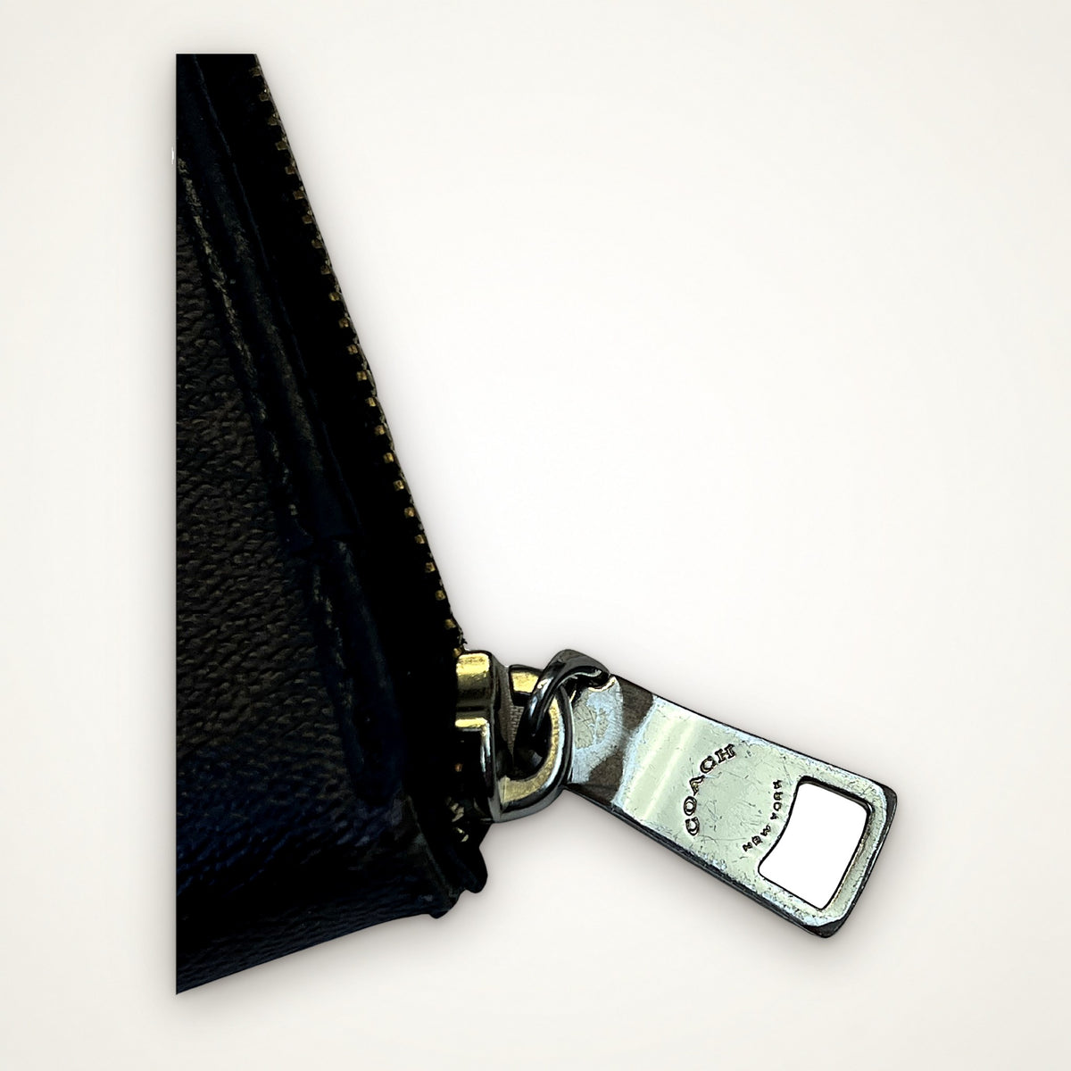 COACH Signature Zip Around Peněženka (hnědo/černá)