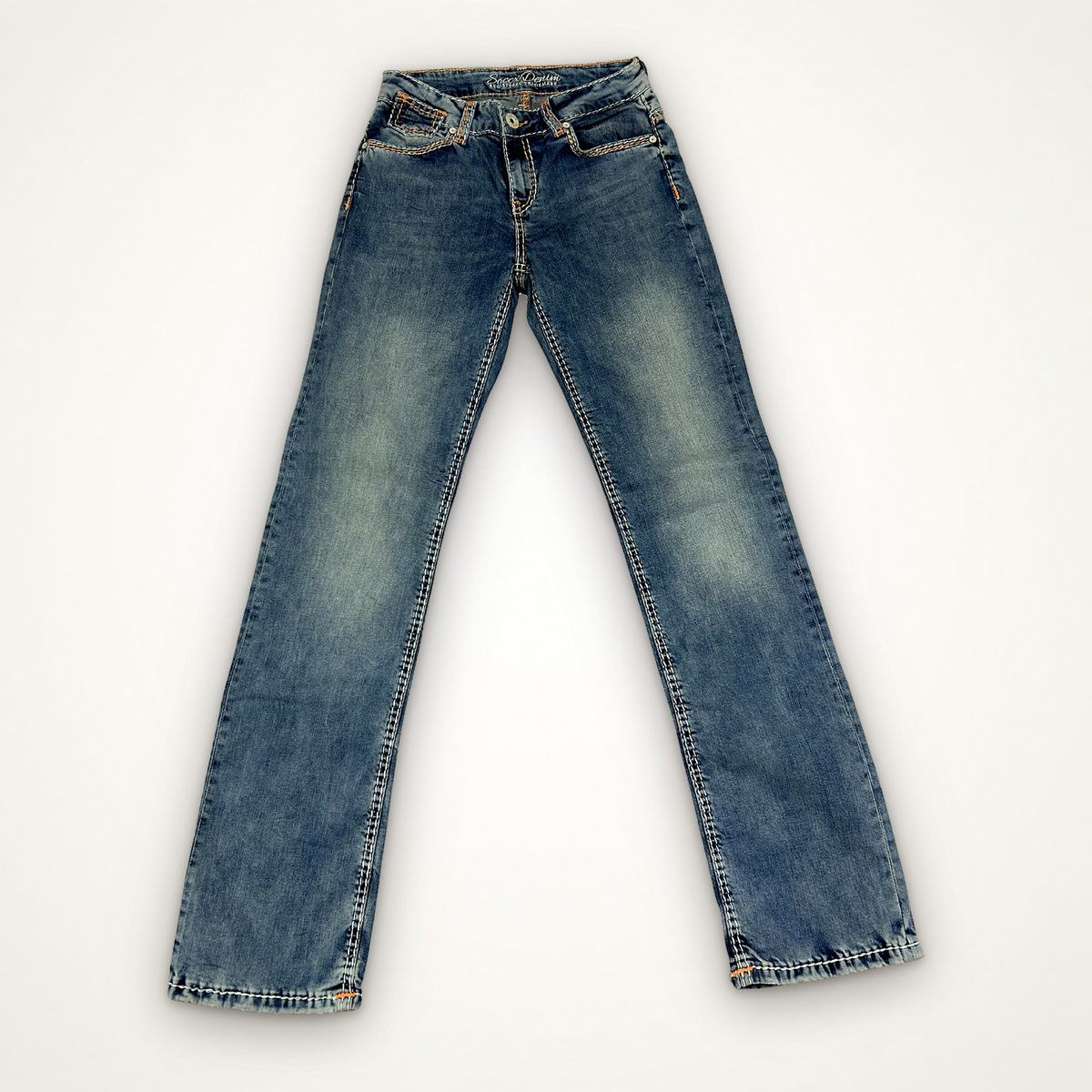 Soccx Denim Straight Leg Jeans – Medium Wash s Oranžovým Prošíváním