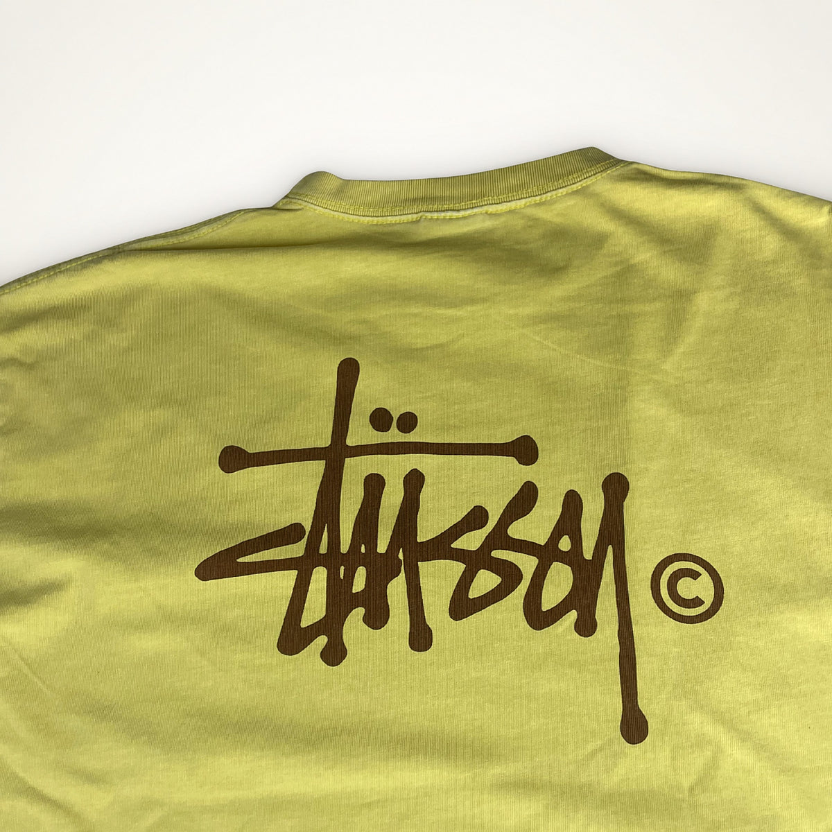 Stussy Vintage T-Shirt – Custom Obarvené na Světle Žlutou