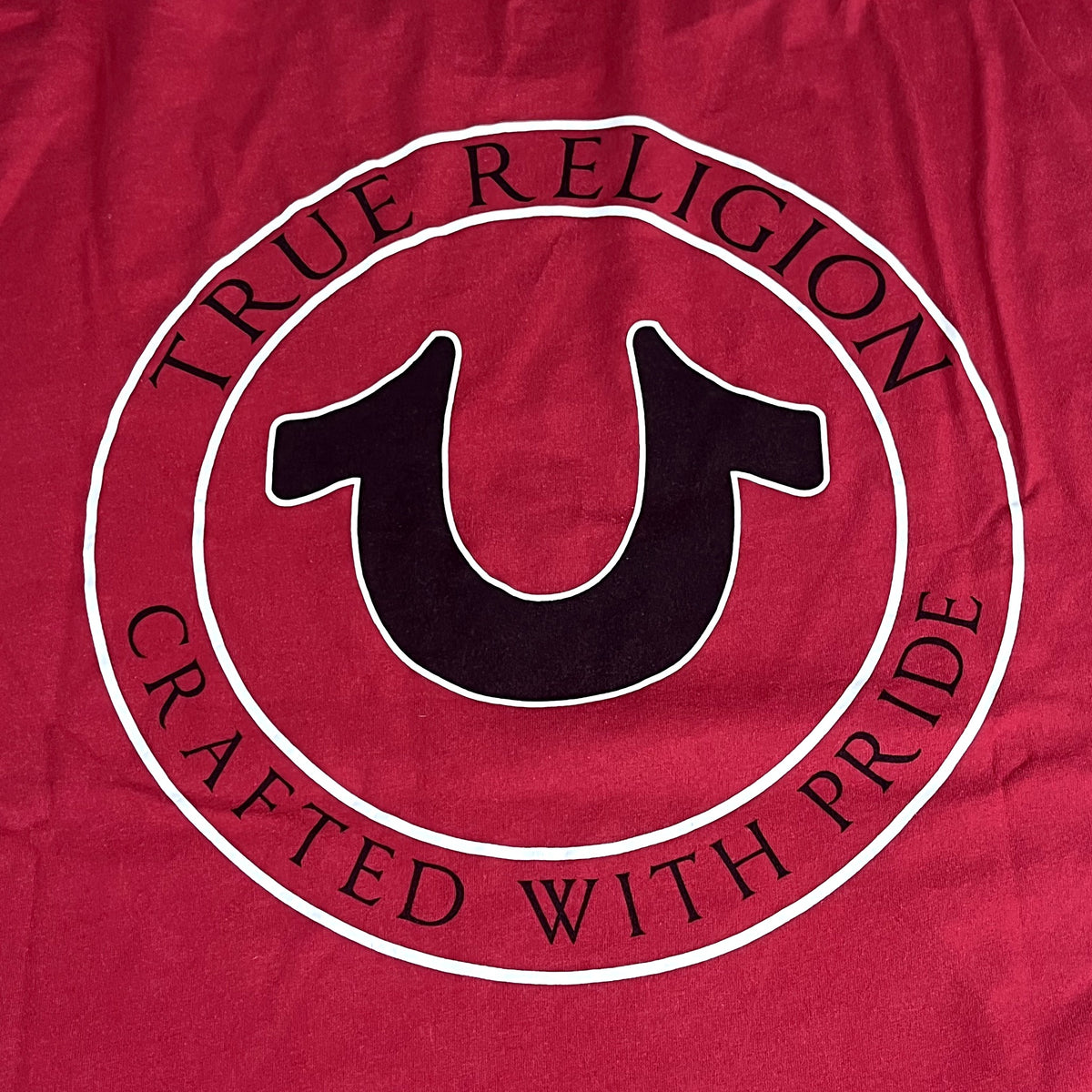 True Religion „World Tour“ tričko (červeno-černé)